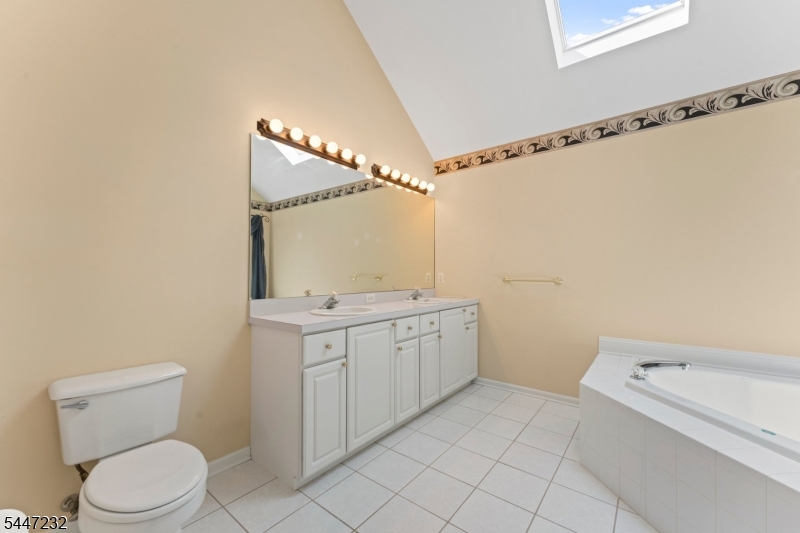 5 Clark Ct