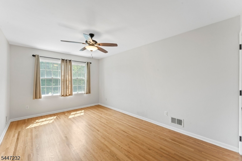 5 Clark Ct