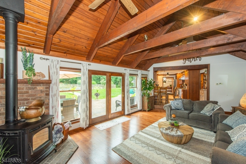 405 Springdale Greendell Rd