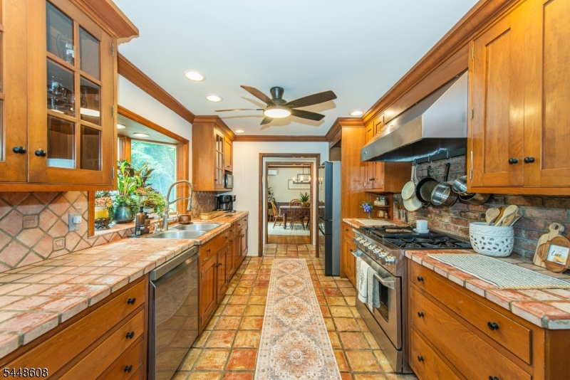 405 Springdale Greendell Rd