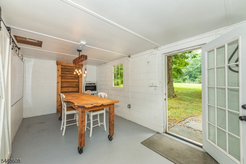 405 Springdale Greendell Rd