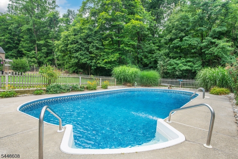 405 Springdale Greendell Rd