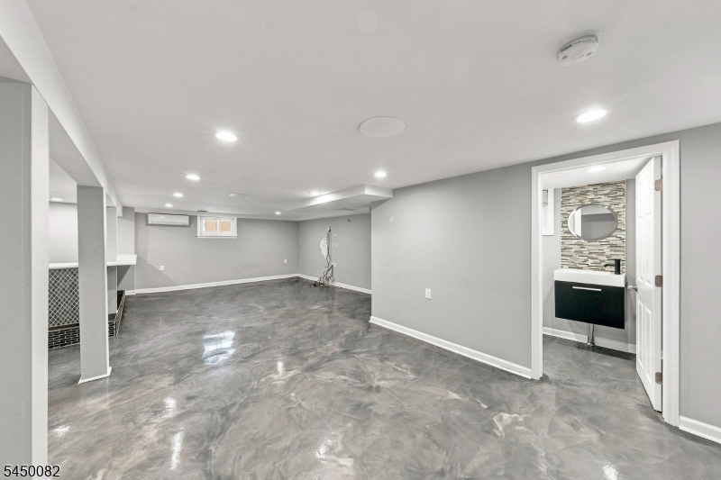 519 Livingston Rd