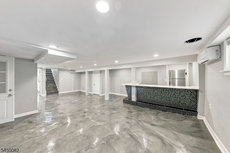 519 Livingston Rd