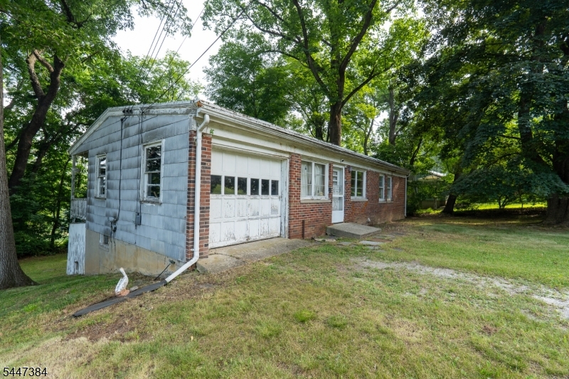 24 Underrock Rd