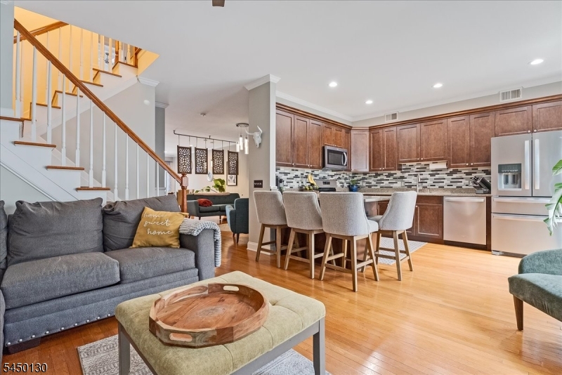 79 Mara Blvd