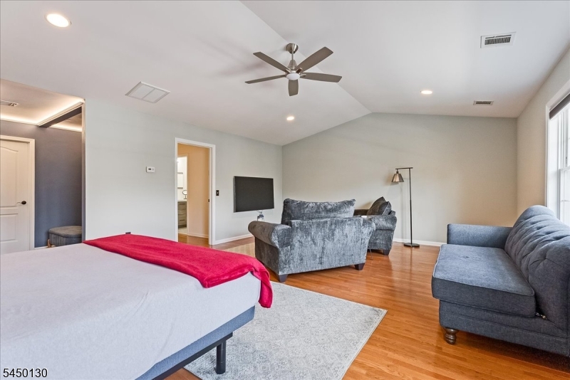 79 Mara Blvd
