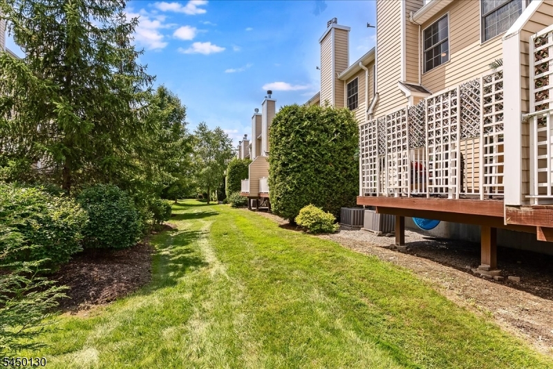 79 Mara Blvd