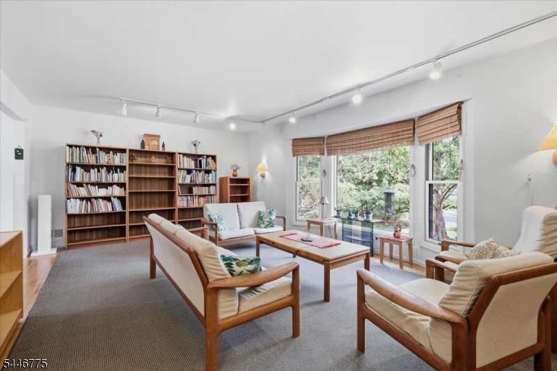 3 Winterberry Cir