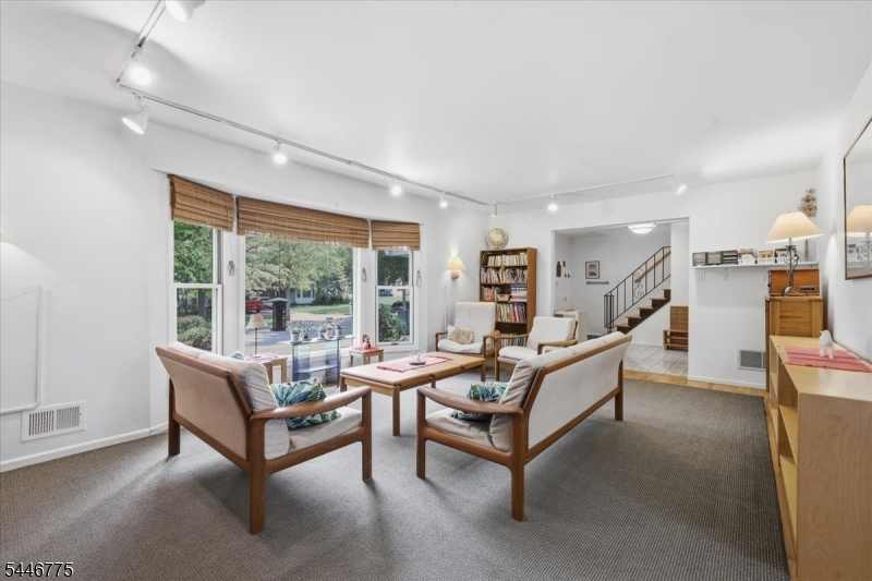 3 Winterberry Cir