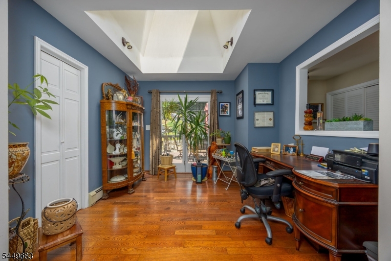 1150 Lakeside Dr