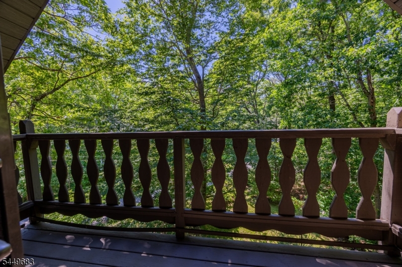 1150 Lakeside Dr