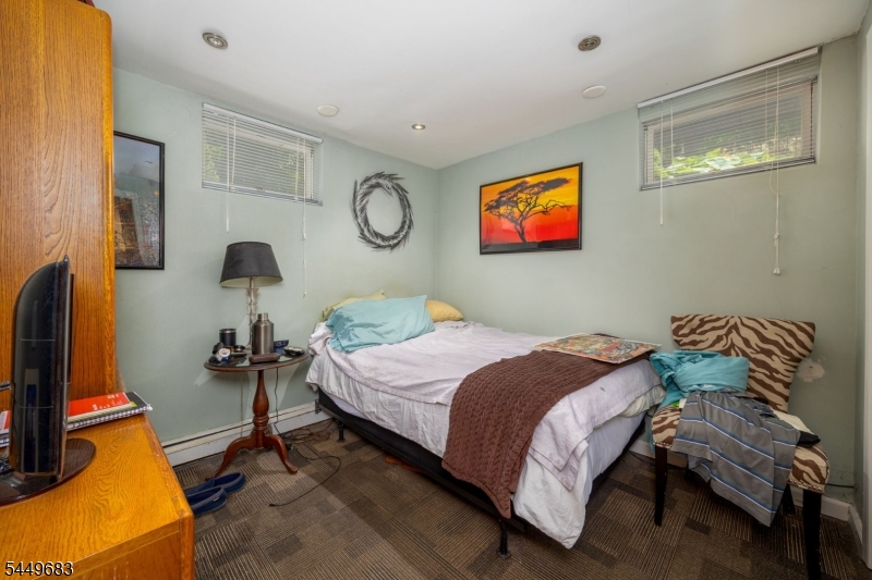 1150 Lakeside Dr