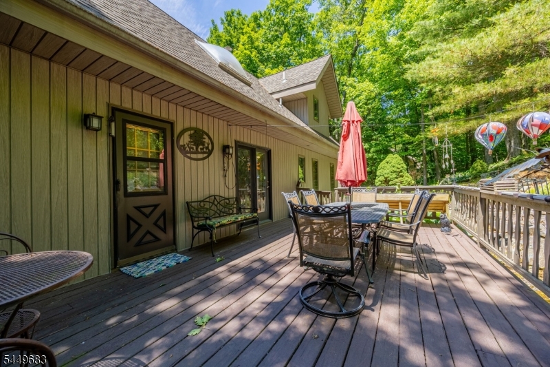 1150 Lakeside Dr