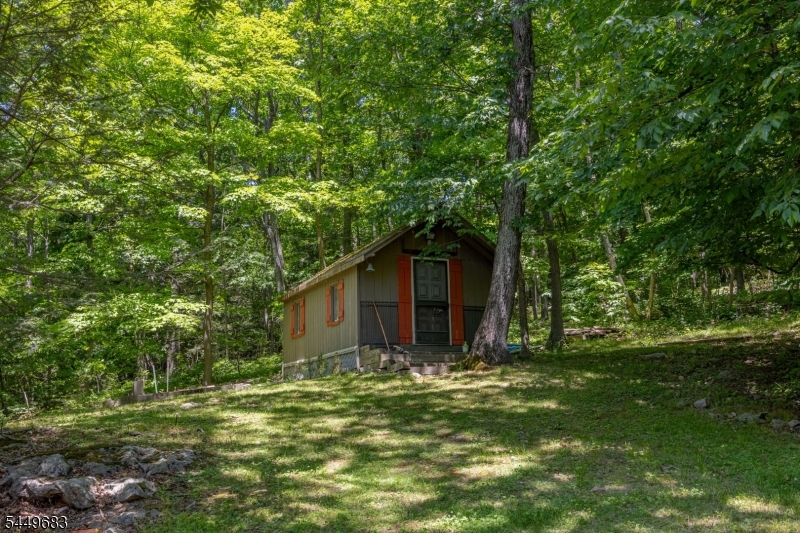 1150 Lakeside Dr