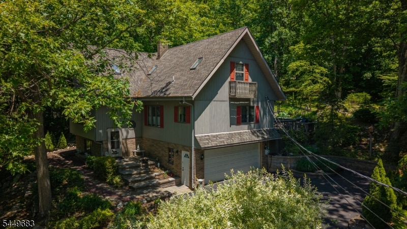 1150 Lakeside Dr