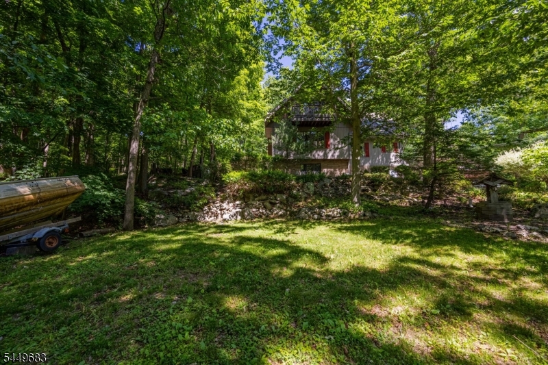 1150 Lakeside Dr