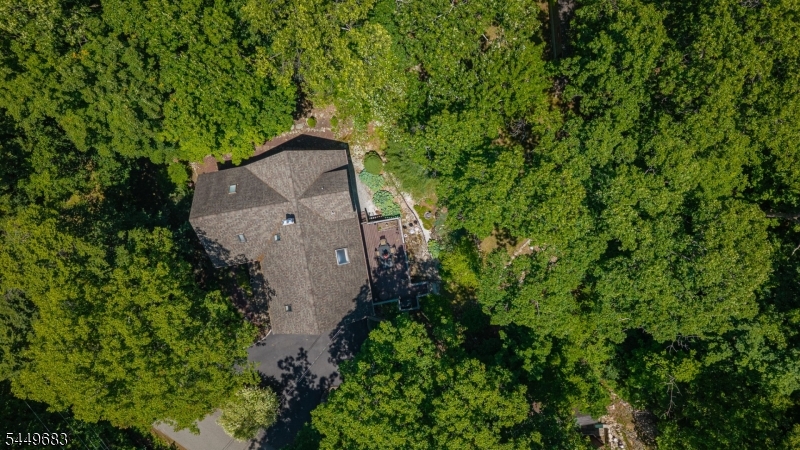 1150 Lakeside Dr