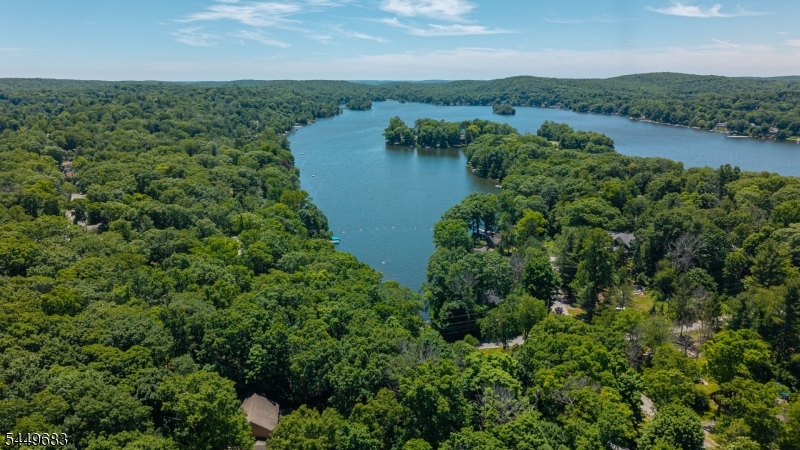 1150 Lakeside Dr