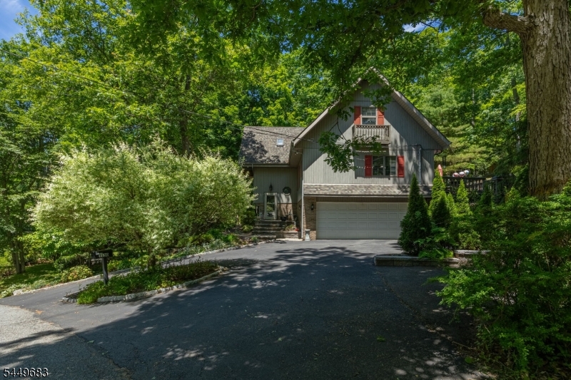 1150 Lakeside Dr