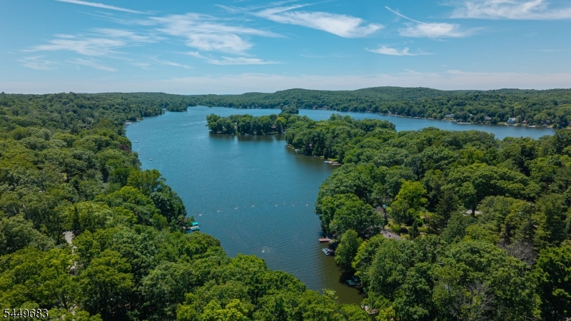 1150 Lakeside Dr