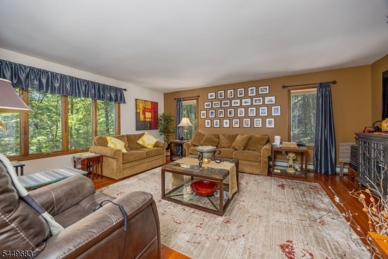 1150 Lakeside Dr
