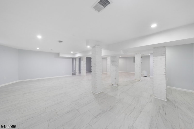 231 Highland Ave