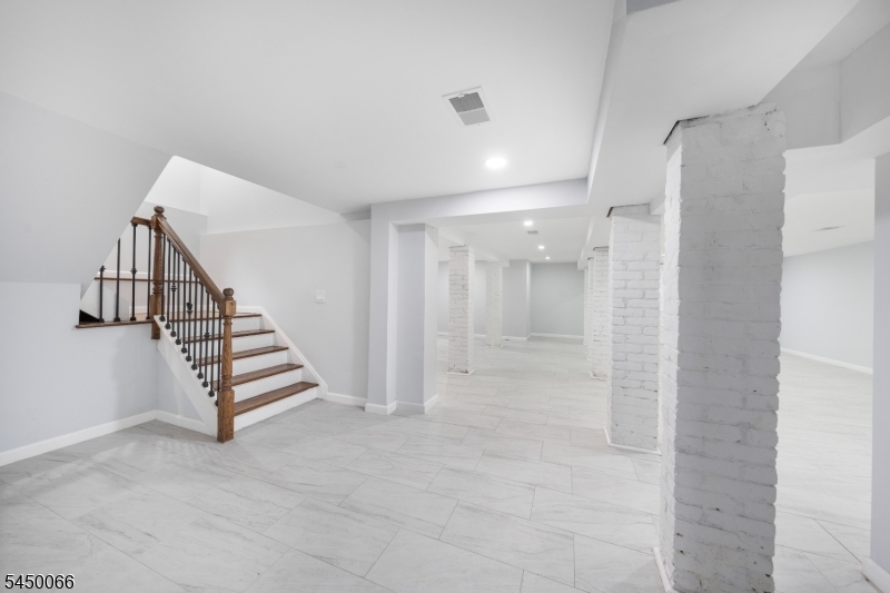 231 Highland Ave