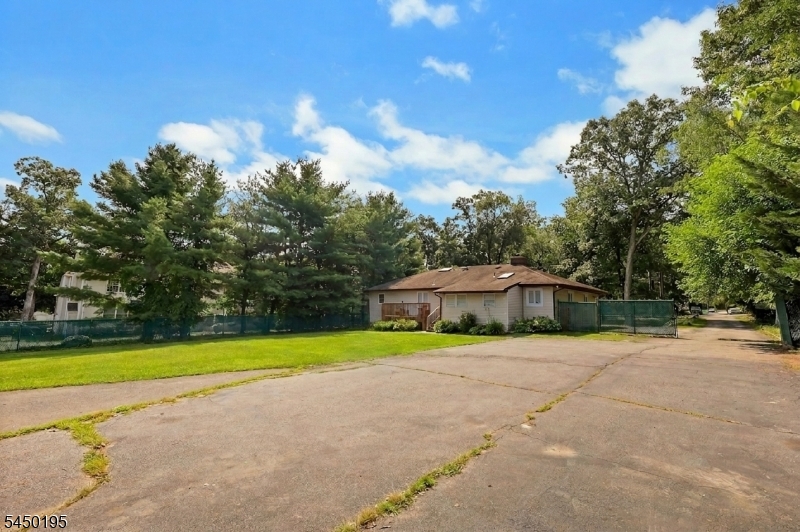 419 Ratzer Rd