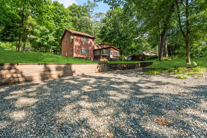 57 Dogwood Ln