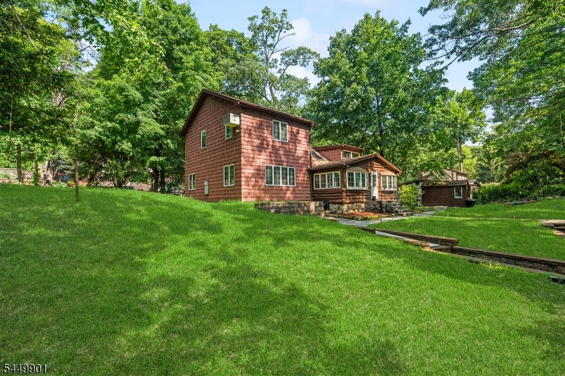 57 Dogwood Ln