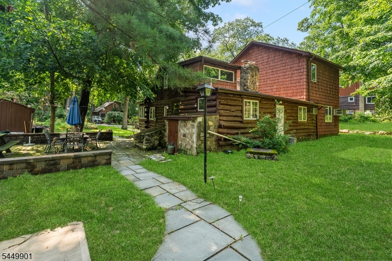 57 Dogwood Ln