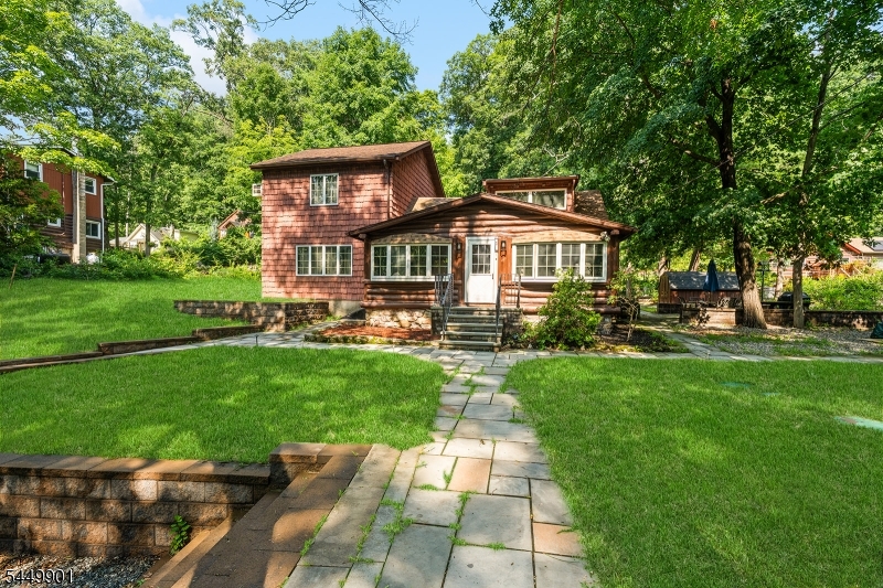 57 Dogwood Ln