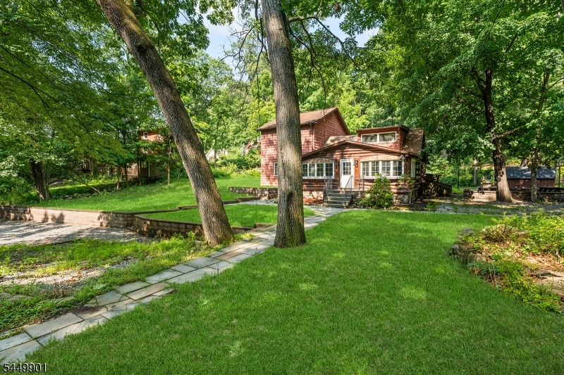 57 Dogwood Ln