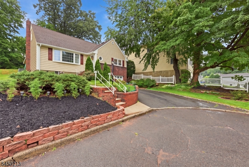 37 Forest Ave