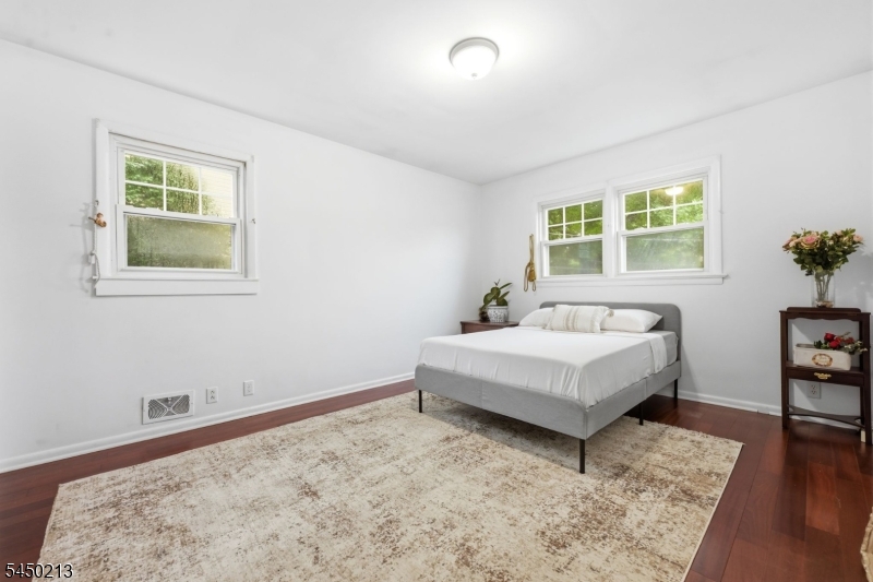 37 Forest Ave