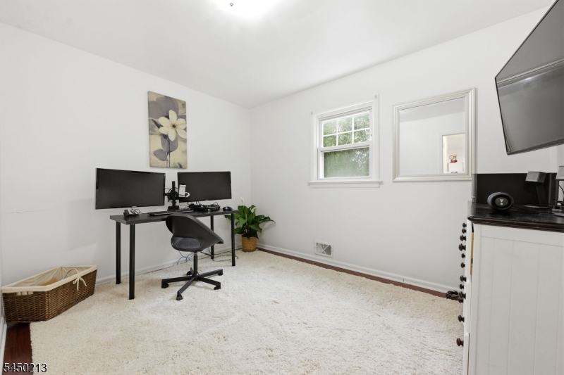 37 Forest Ave