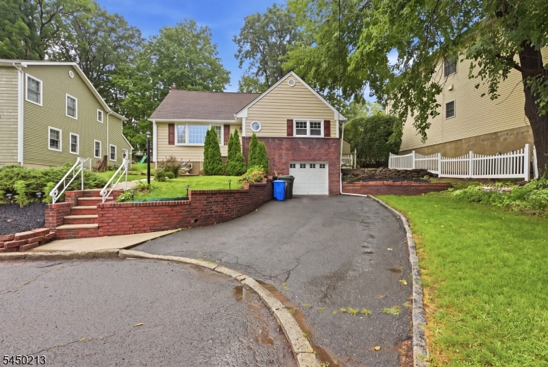 37 Forest Ave