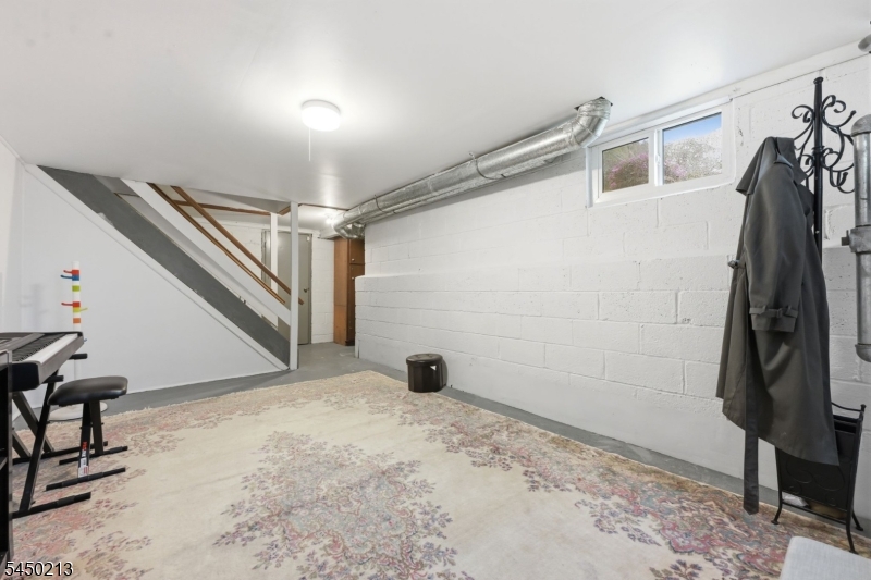 37 Forest Ave