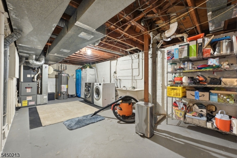 37 Forest Ave