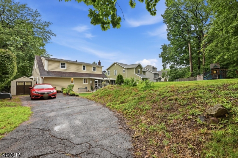 37 Forest Ave