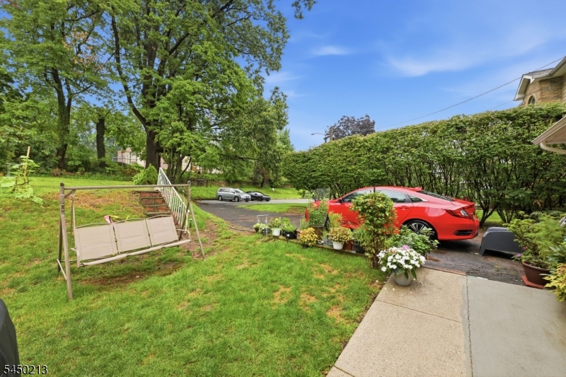 37 Forest Ave
