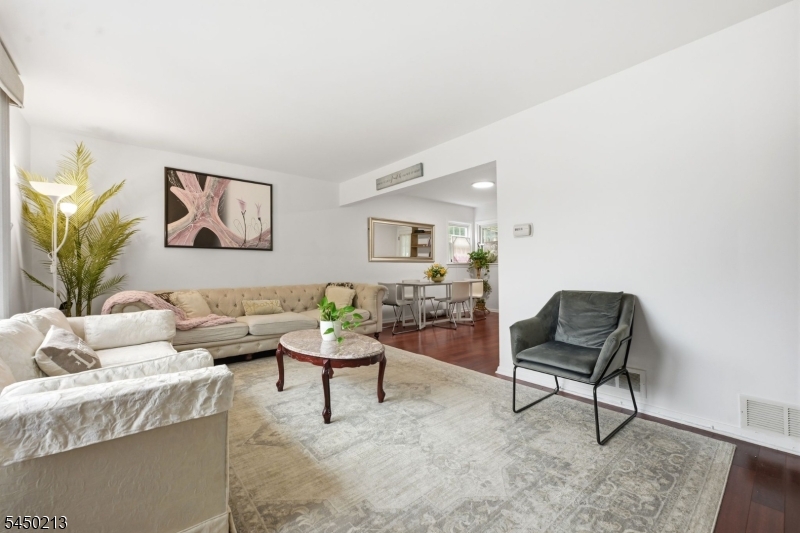 37 Forest Ave