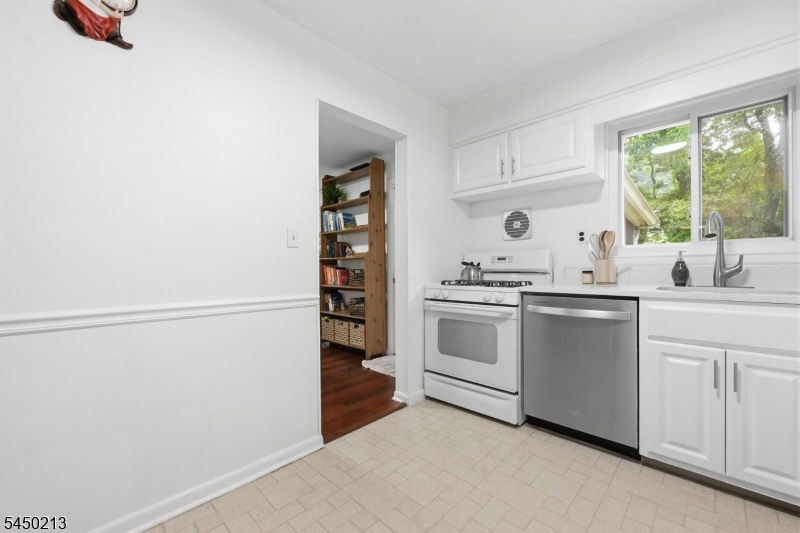 37 Forest Ave
