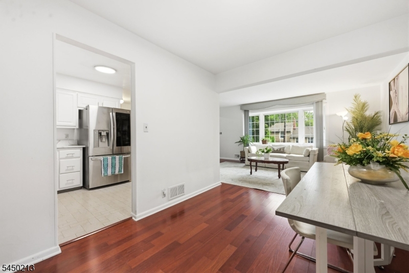 37 Forest Ave