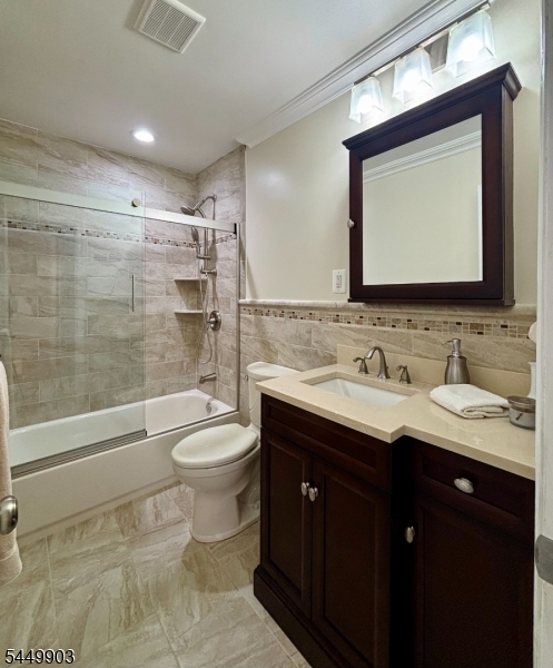 7 Cortland Dr