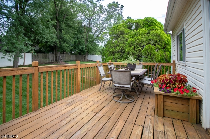 7 Cortland Dr