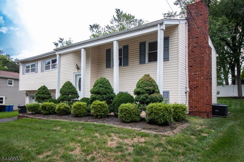 7 Cortland Dr