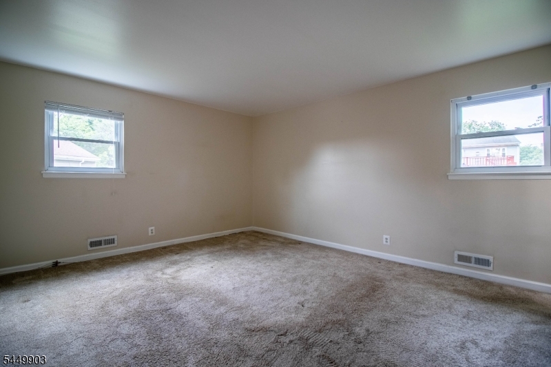 7 Cortland Dr