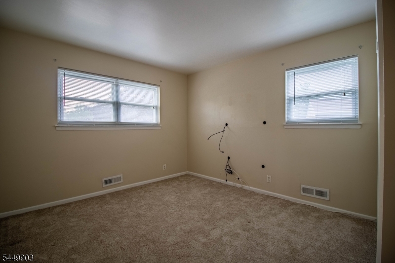 7 Cortland Dr